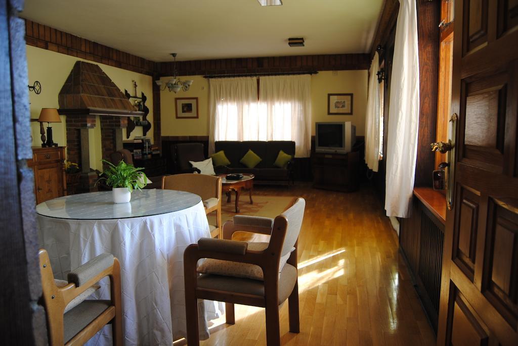 Hostal El Mirador La Lastrilla Extérieur photo